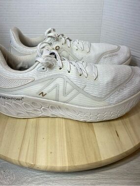 Women’s New Balance Fresh Foam X 1080  White Running Shoes Sneakers Sz 9.5